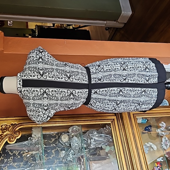 Maeve Paisley Print Dress - Picture 6 of 8